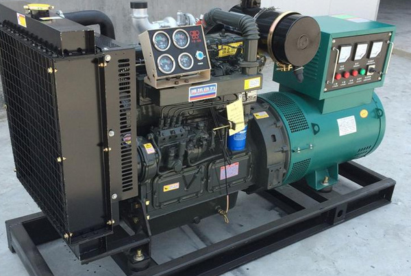 泸州发电机燃油滤清器：做好保养工作，避免油路堵塞隐患